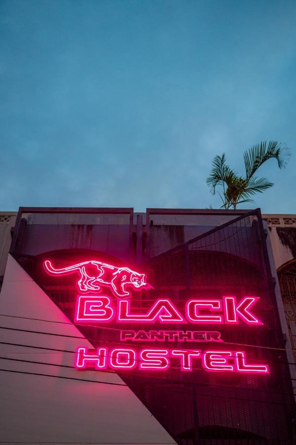 Black Panther Hostel Phuket Exteriör bild